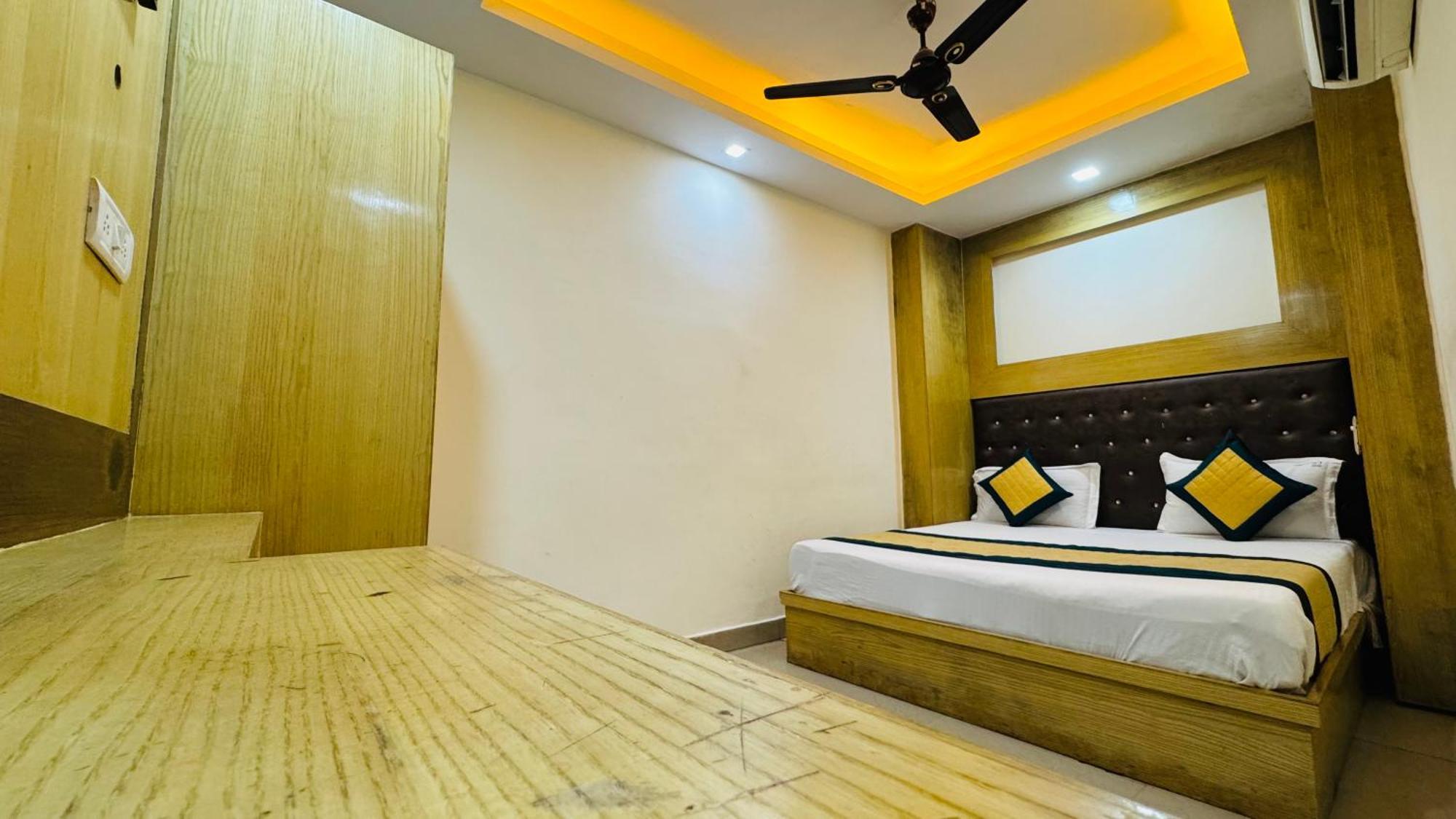 Cottage Lord Krishna Neu-Delhi Exterior foto