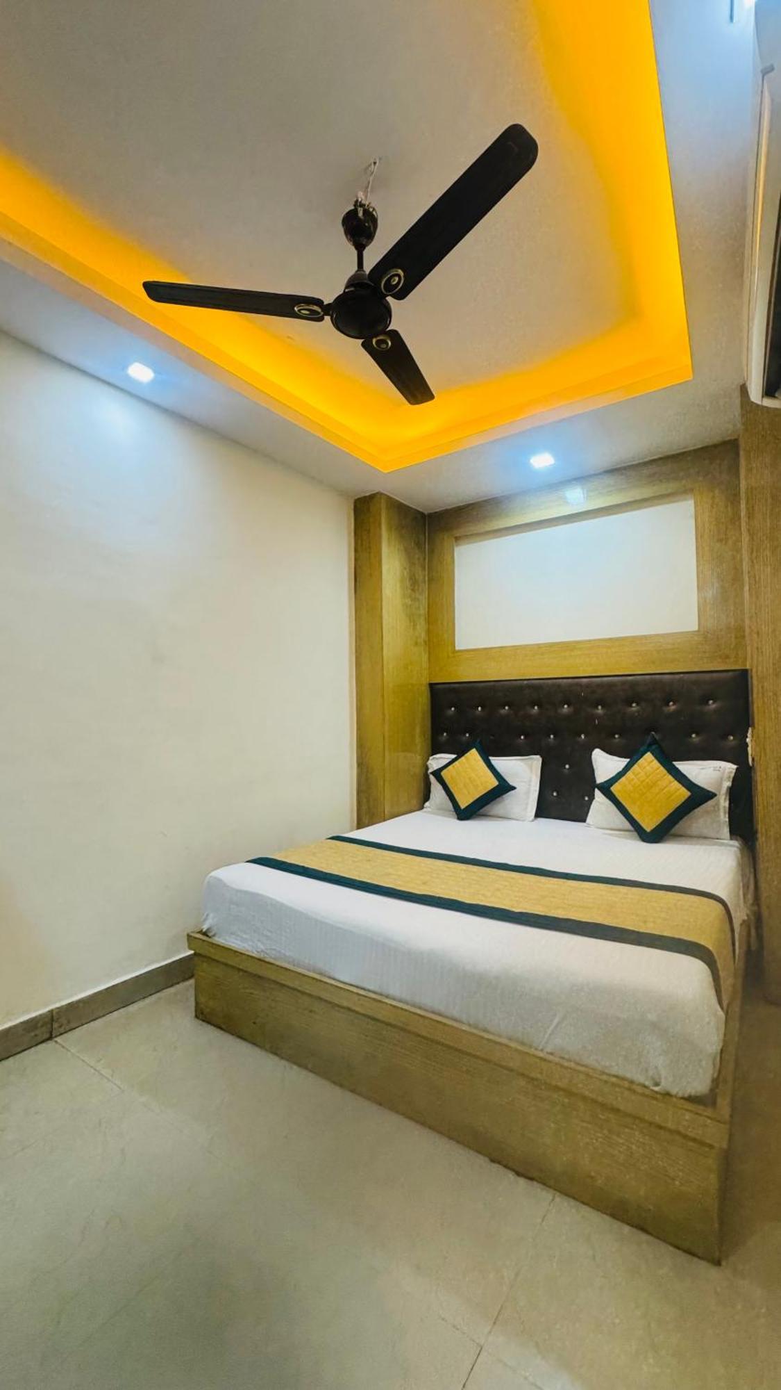 Cottage Lord Krishna Neu-Delhi Exterior foto